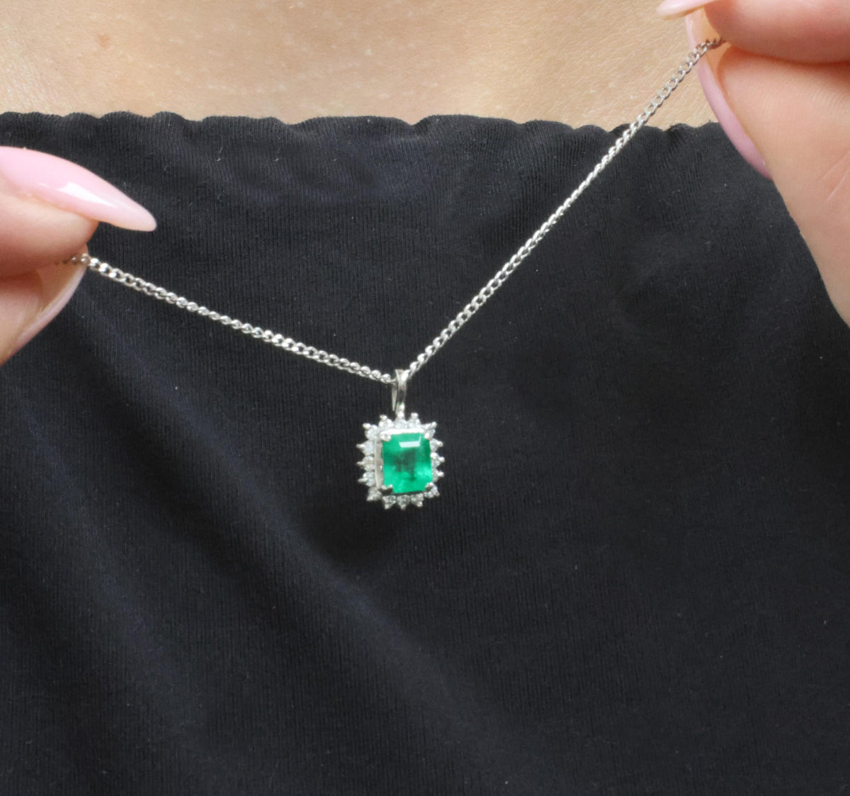 Estate 0.84ct Natural Colombian Emerald & 0.18ct Diamond Halo Platinum Necklace