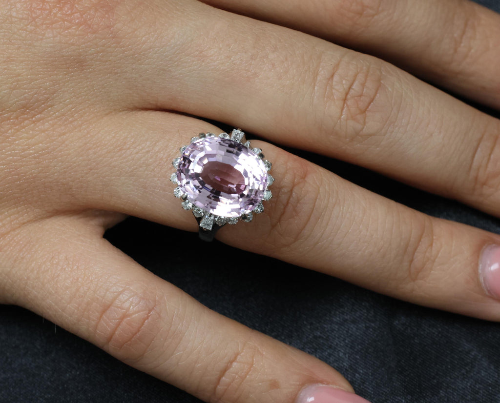 Exquisite 12.28ct Natural Kunzite & 0.64ct Diamond Platinum Ring, Size 6.25
