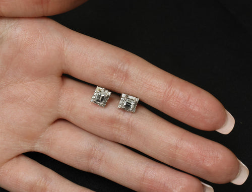 0.81ct DE/VS Emerald Cut & 0.28ct Rd Diamond 18K White Gold Stud Earrings