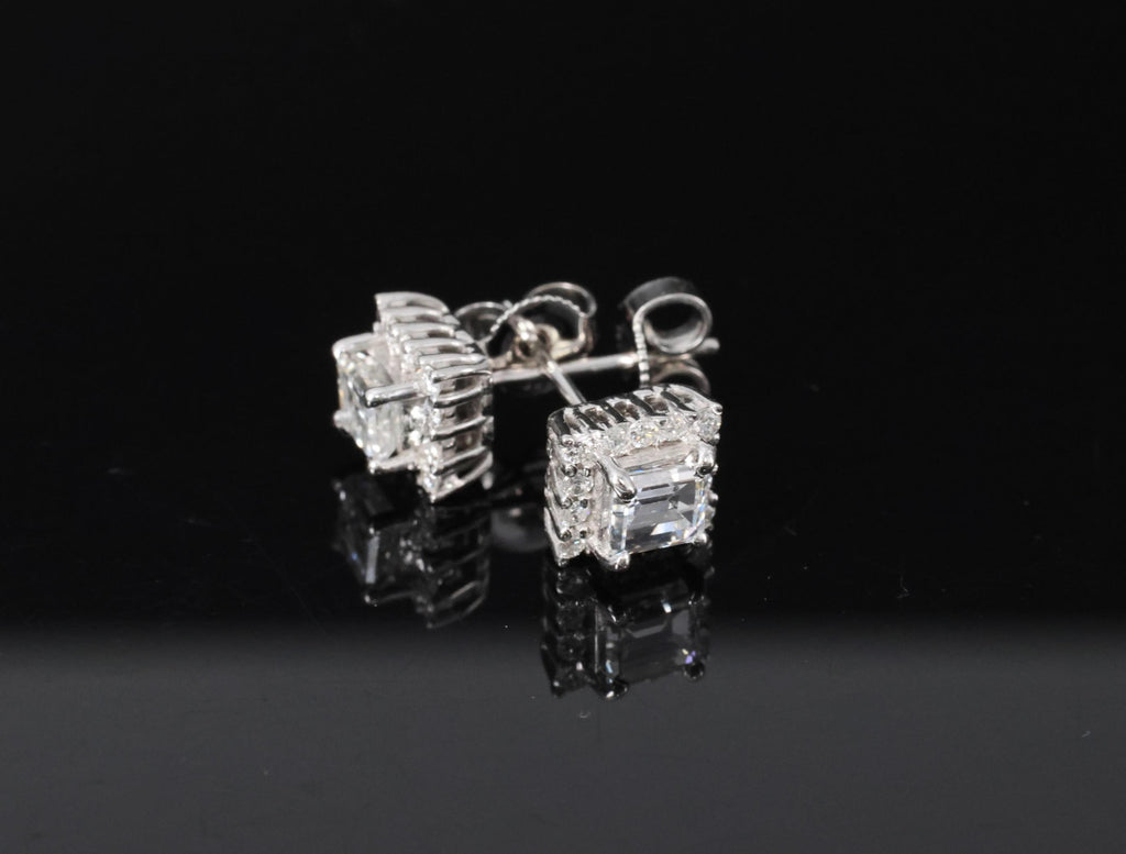 0.81ct DE/VS Emerald Cut & 0.28ct Rd Diamond 18K White Gold Stud Earrings