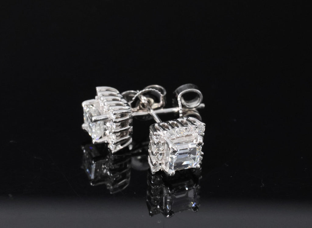 0.81ct DE/VS Emerald Cut & 0.28ct Rd Diamond 18K White Gold Stud Earrings