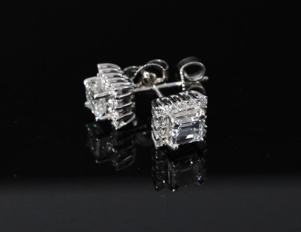 0.81ct DE/VS Emerald Cut & 0.28ct Rd Diamond 18K White Gold Stud Earrings
