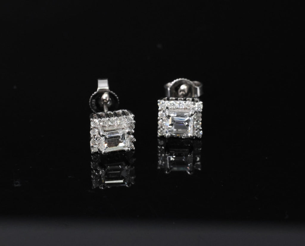 0.81ct DE/VS Emerald Cut & 0.28ct Rd Diamond 18K White Gold Stud Earrings