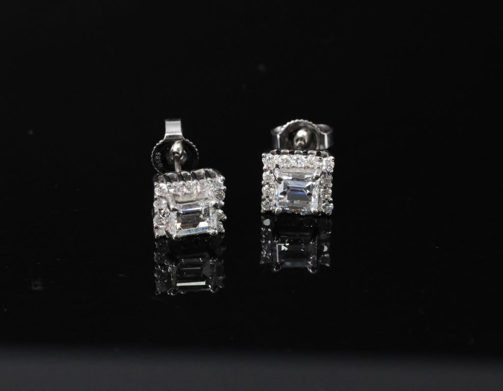 0.81ct DE/VS Emerald Cut & 0.28ct Rd Diamond 18K White Gold Stud Earrings