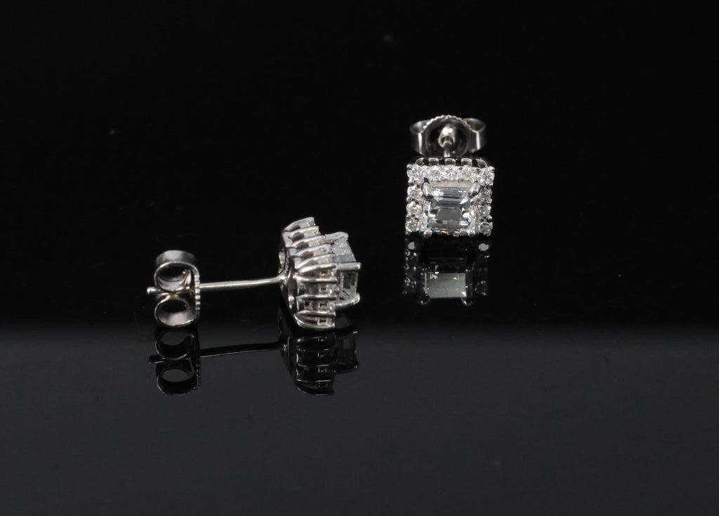 0.81ct DE/VS Emerald Cut & 0.28ct Rd Diamond 18K White Gold Stud Earrings