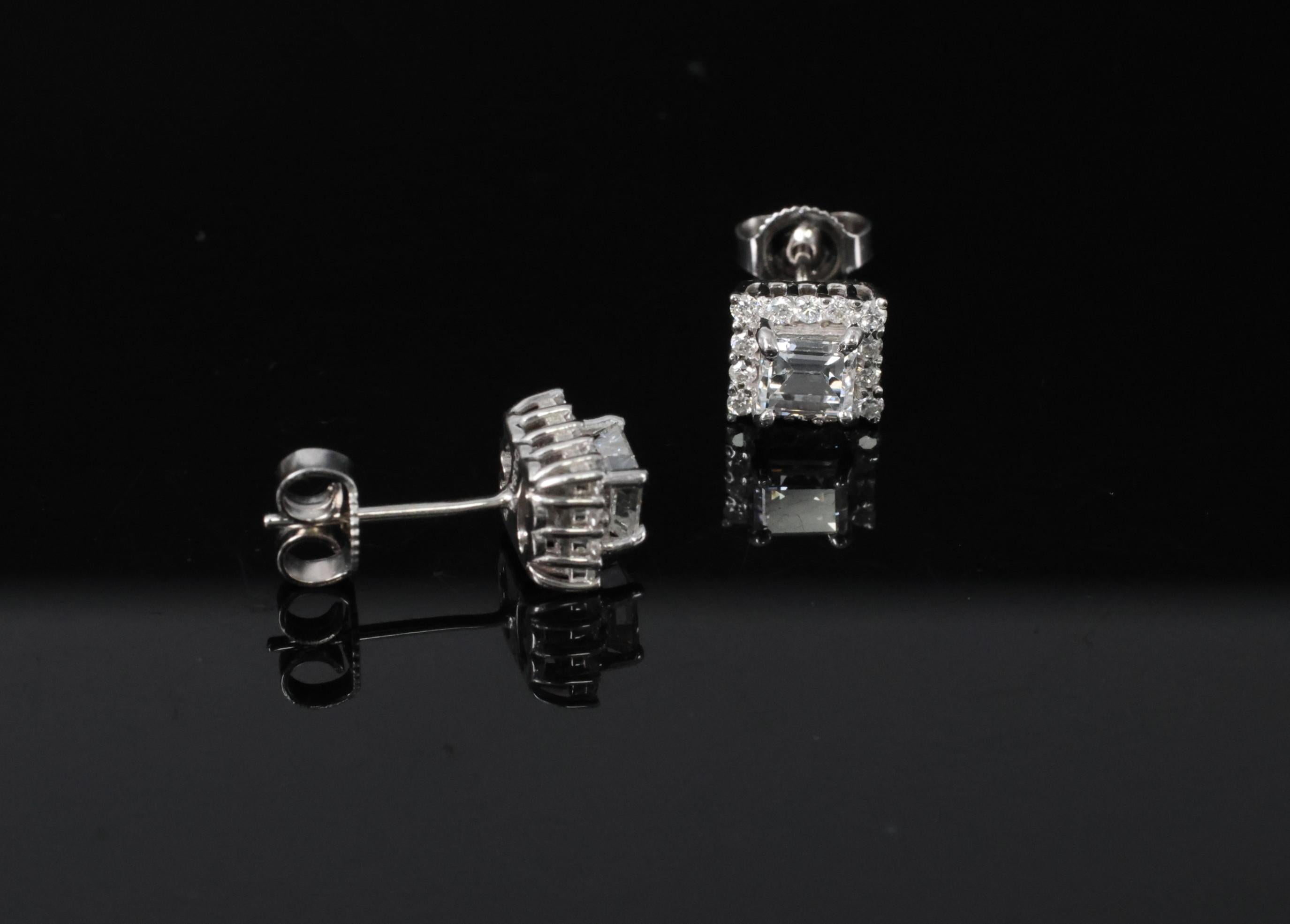 0.81ct DE/VS Emerald Cut & 0.28ct Rd Diamond 18K White Gold Stud Earrings