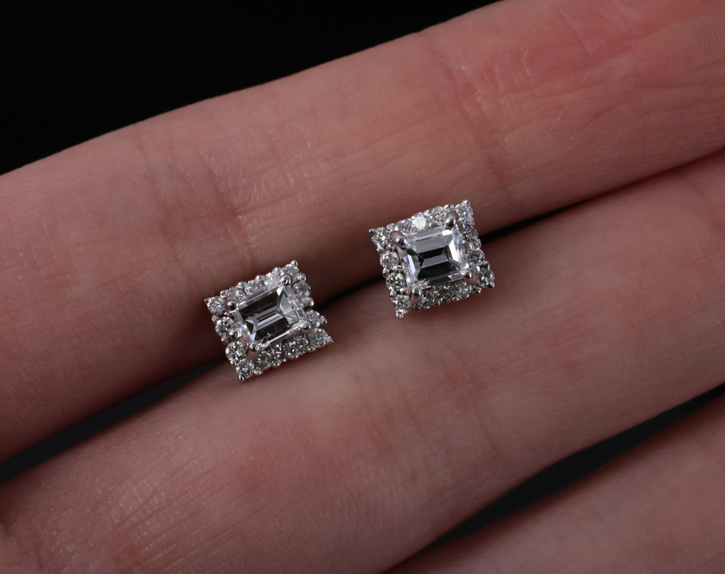 0.81ct DE/VS Emerald Cut & 0.28ct Rd Diamond 18K White Gold Stud Earrings