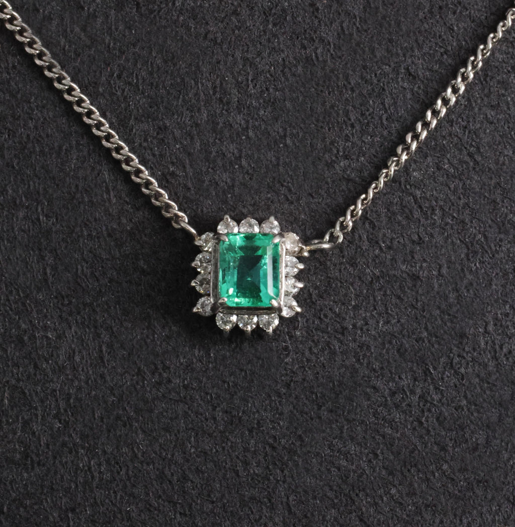 Fine 0.43ct Natural Colombian Emerald & 0.14ct Diamond Halo Platinum Necklace