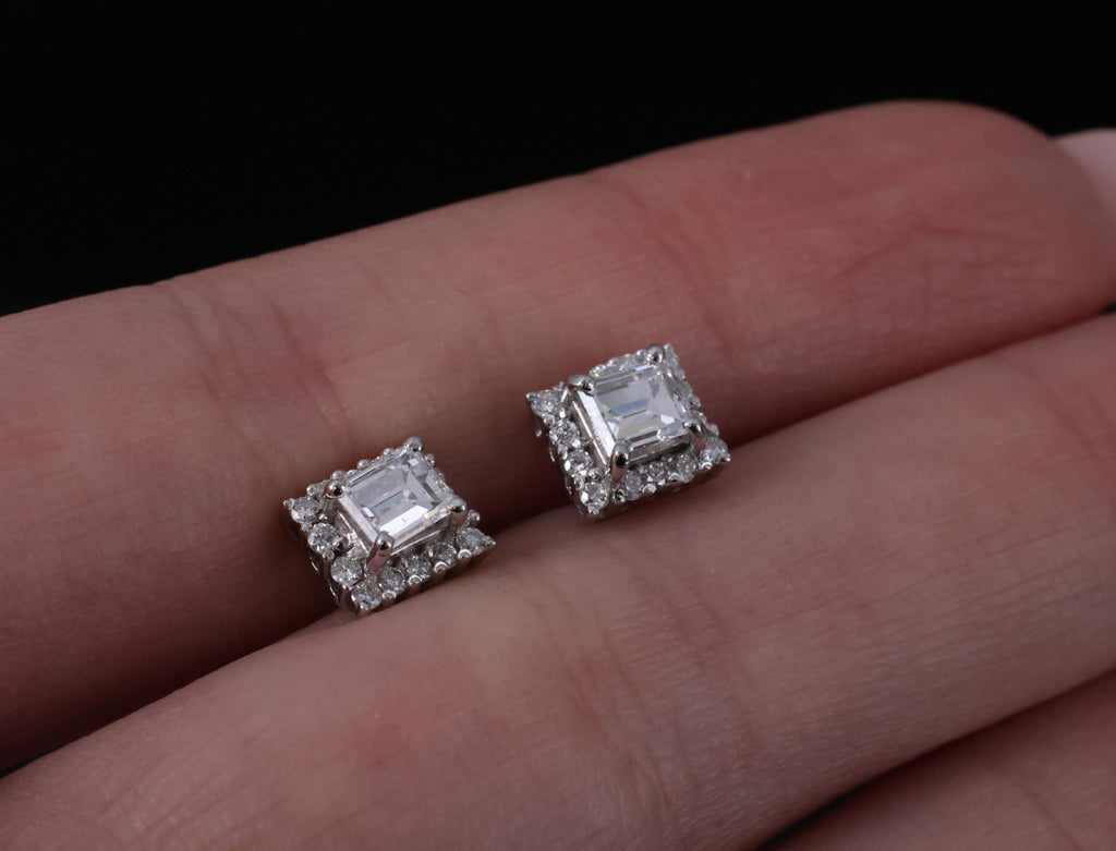 0.81ct DE/VS Emerald Cut & 0.28ct Rd Diamond 18K White Gold Stud Earrings