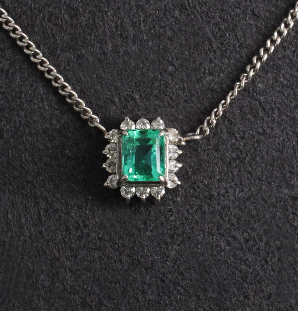 Fine 0.43ct Natural Colombian Emerald & 0.14ct Diamond Halo Platinum Necklace