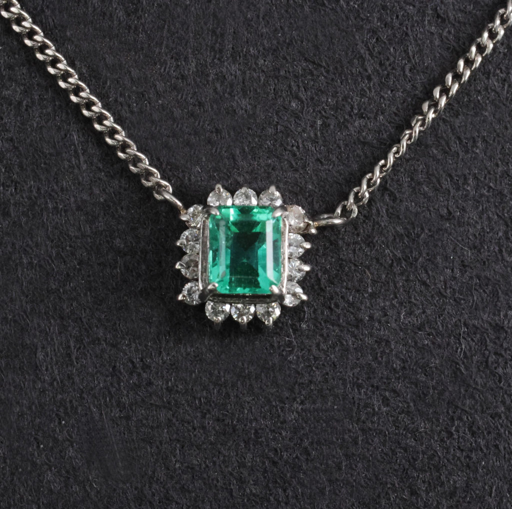 Fine 0.43ct Natural Colombian Emerald & 0.14ct Diamond Halo Platinum Necklace