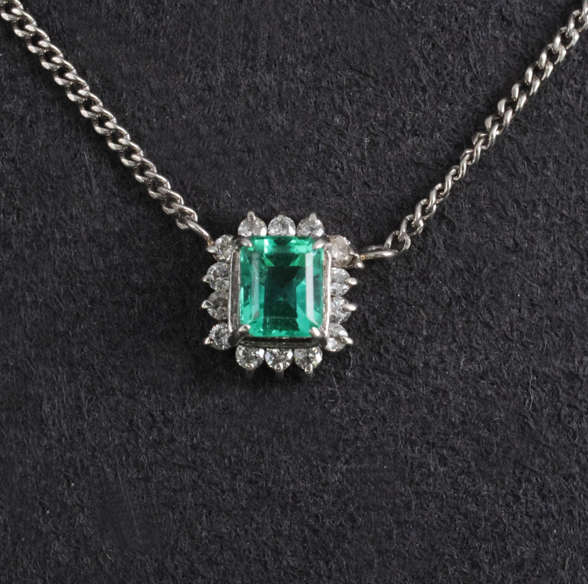 Fine 0.43ct Natural Colombian Emerald & 0.14ct Diamond Halo Platinum Necklace