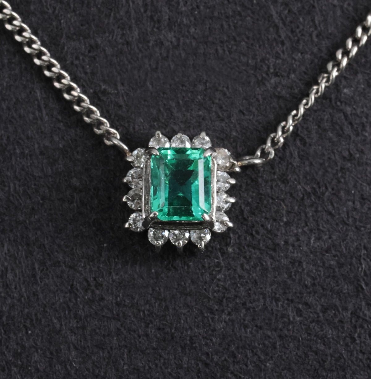Fine 0.43ct Natural Colombian Emerald & 0.14ct Diamond Halo Platinum Necklace
