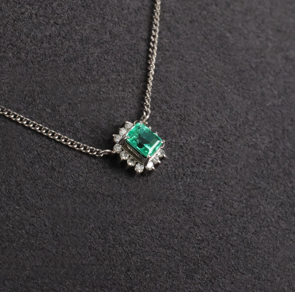 Fine 0.43ct Natural Colombian Emerald & 0.14ct Diamond Halo Platinum Necklace