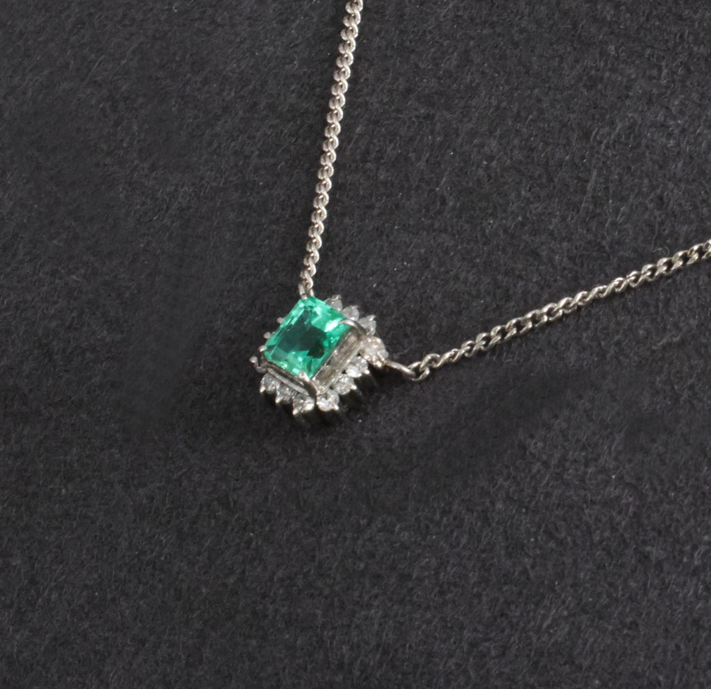 Fine 0.43ct Natural Colombian Emerald & 0.14ct Diamond Halo Platinum Necklace