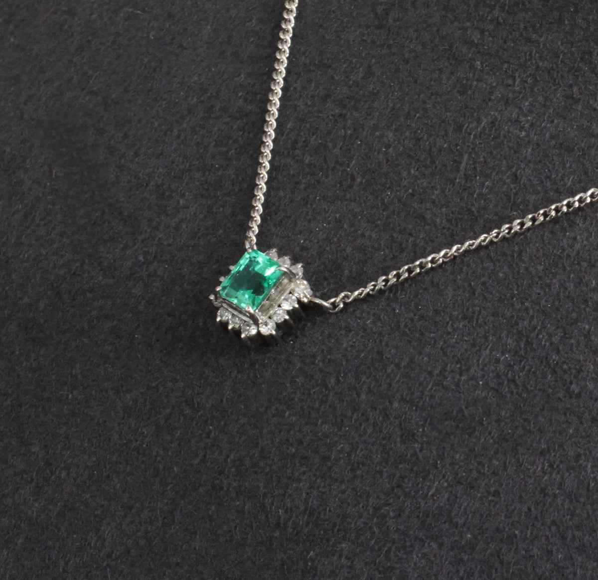 Fine 0.43ct Natural Colombian Emerald & 0.14ct Diamond Halo Platinum Necklace