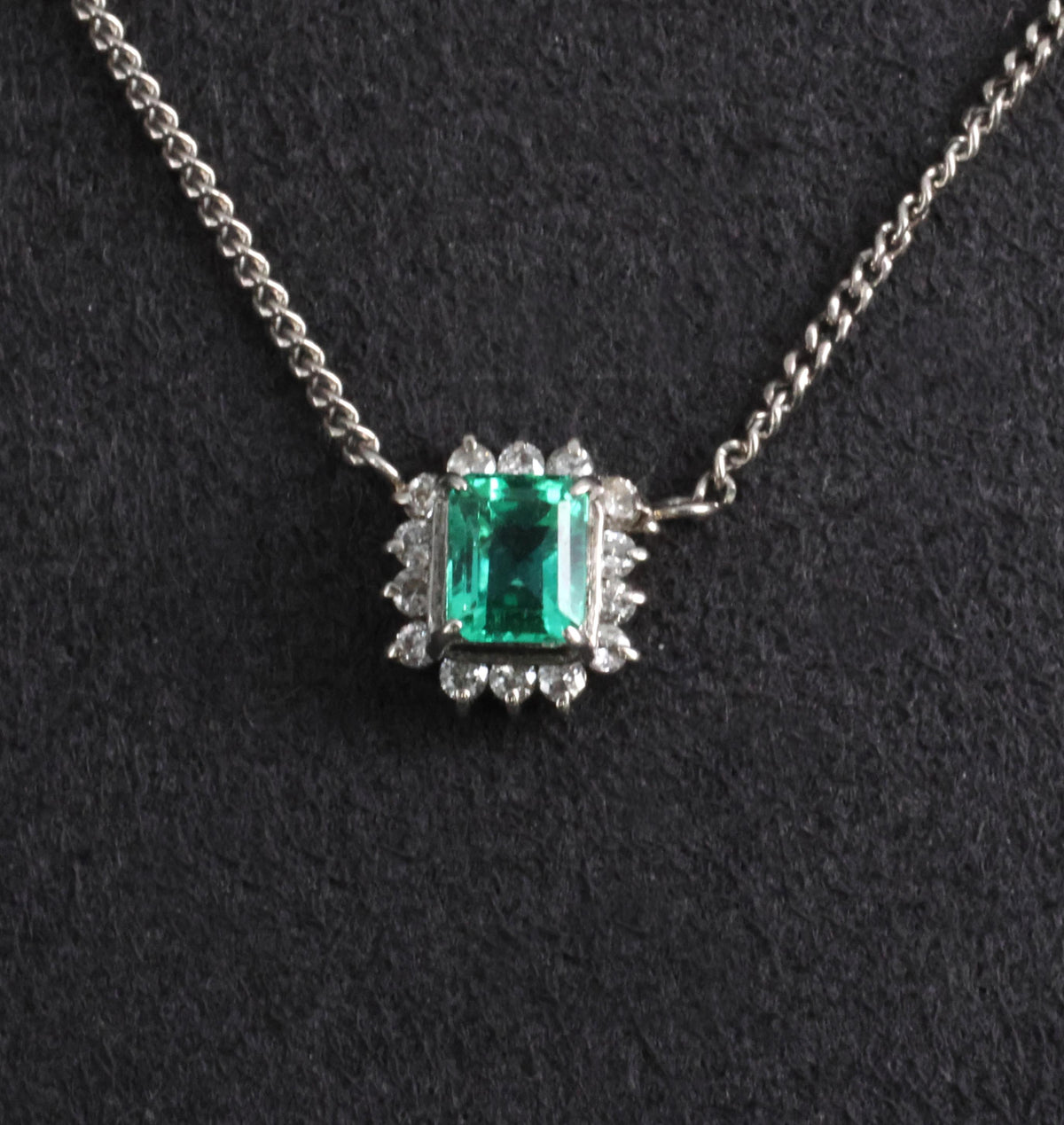 Fine 0.43ct Natural Colombian Emerald & 0.14ct Diamond Halo Platinum Necklace