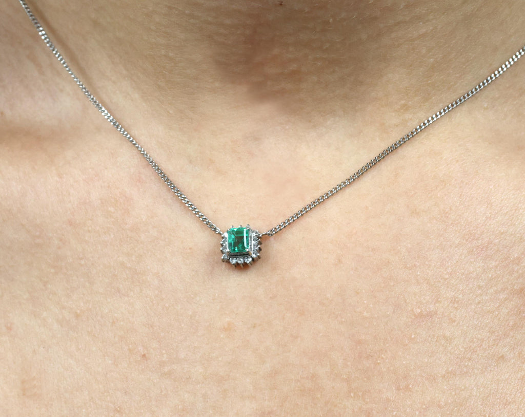 Fine 0.43ct Natural Colombian Emerald & 0.14ct Diamond Halo Platinum Necklace