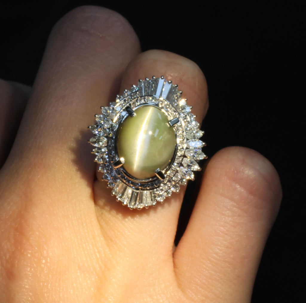 Fine 12.11ct Chrysoberyl Cat's Eye & 1.38ct Diamond Platinum Ring, Size 6