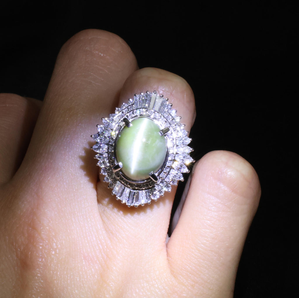 Fine 12.11ct Chrysoberyl Cat's Eye & 1.38ct Diamond Platinum Ring, Size 6