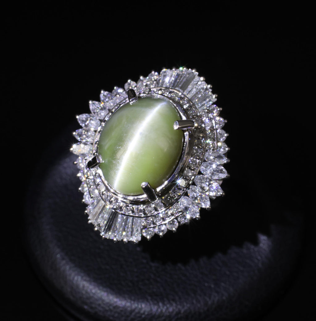 Fine 12.11ct Chrysoberyl Cat's Eye & 1.38ct Diamond Platinum Ring, Size 6