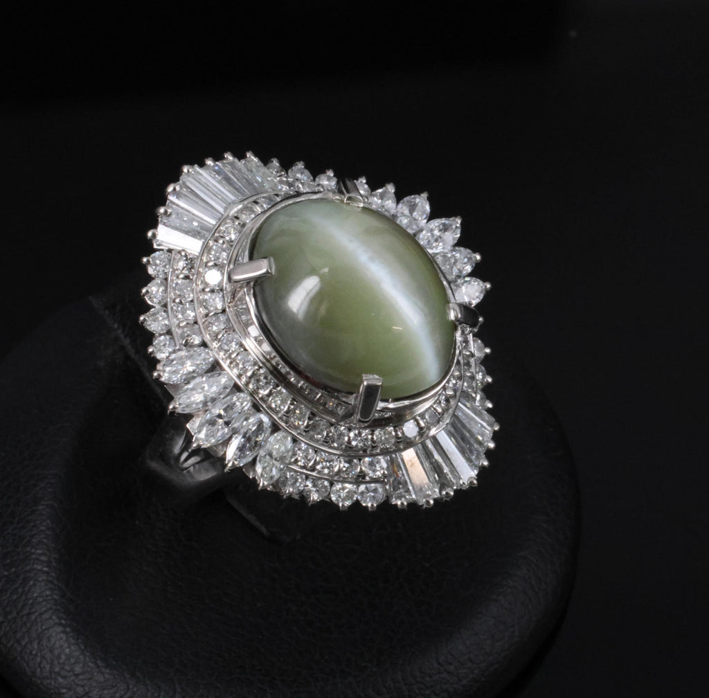 Fine 12.11ct Chrysoberyl Cat's Eye & 1.38ct Diamond Platinum Ring, Size 6
