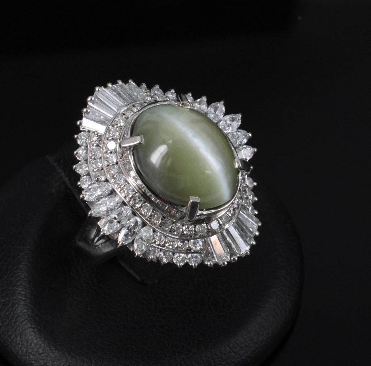 Fine 12.11ct Chrysoberyl Cat's Eye & 1.38ct Diamond Platinum Ring, Size 6