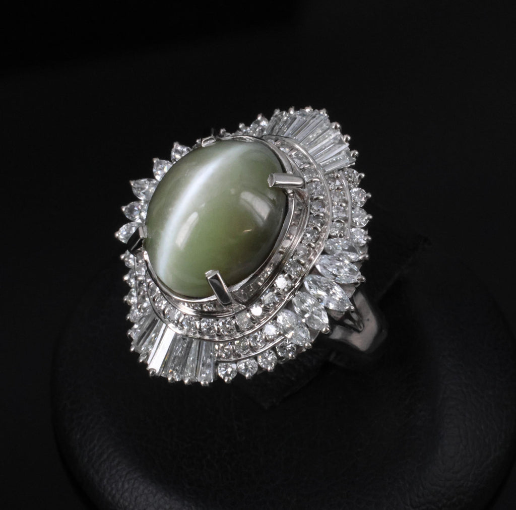 Fine 12.11ct Chrysoberyl Cat's Eye & 1.38ct Diamond Platinum Ring, Size 6