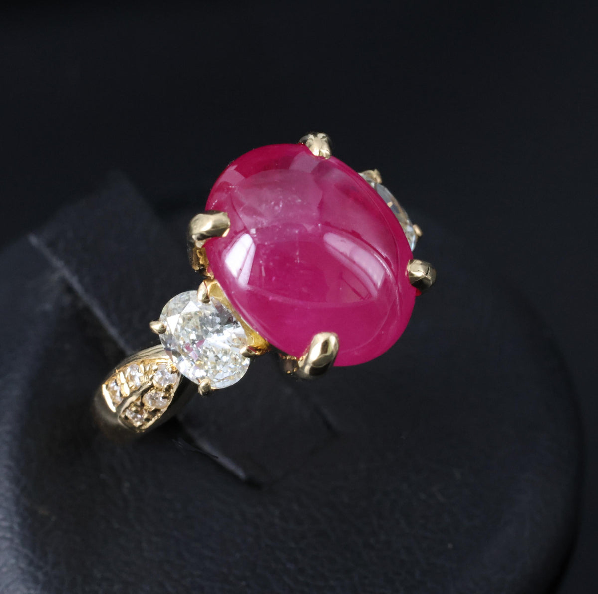 Fine 7.99ct Natural Ruby & 0.89ct Diamond 18K Yellow Gold Ring Size 6.5