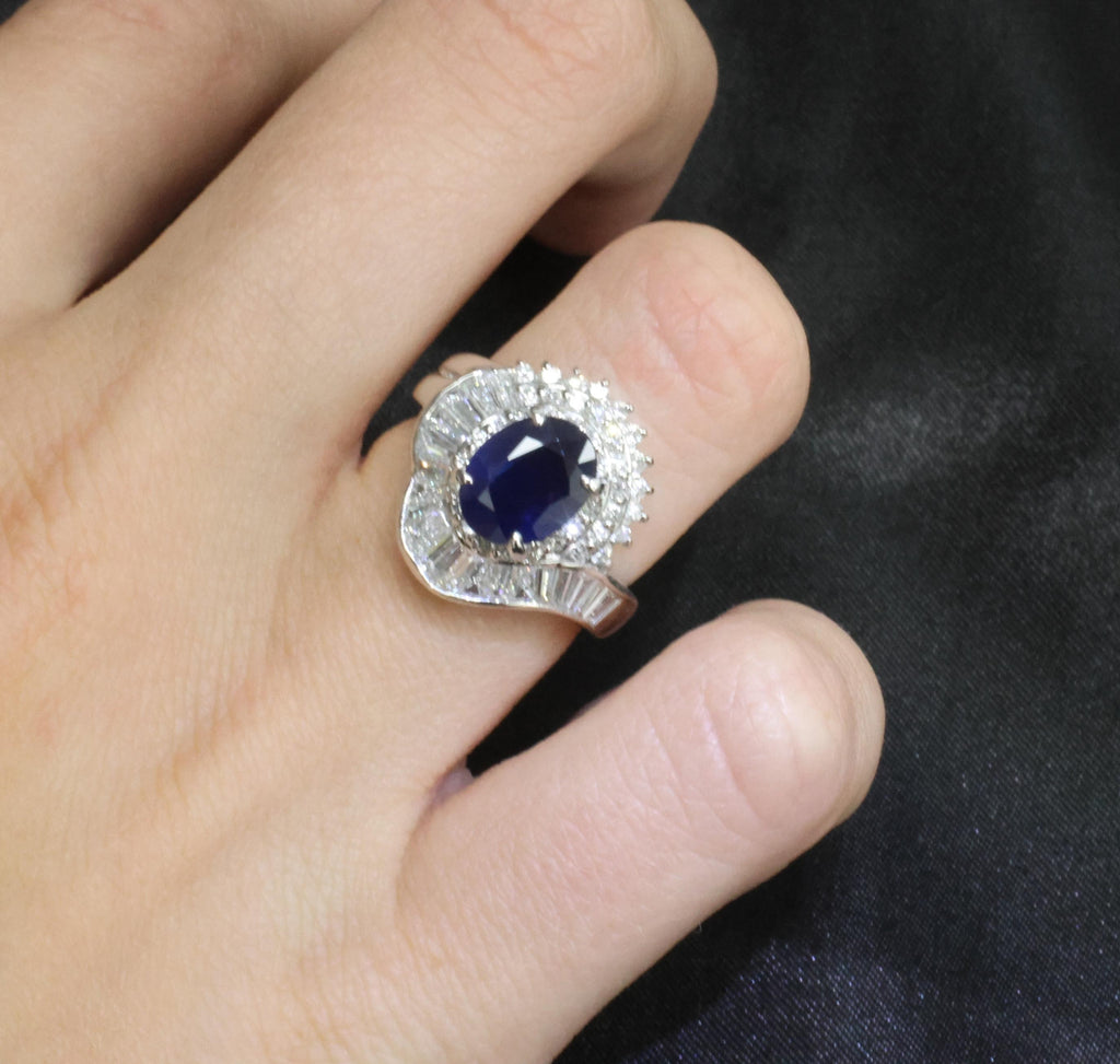Vintage 2.16ct Royal Blue Sapphire & 1.42ct Diamond Platinum Ring, Size 5.75