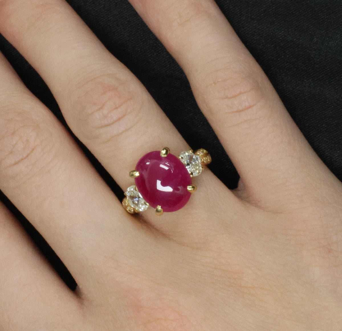 Fine 7.99ct Natural Ruby & 0.89ct Diamond 18K Yellow Gold Ring Size 6.5
