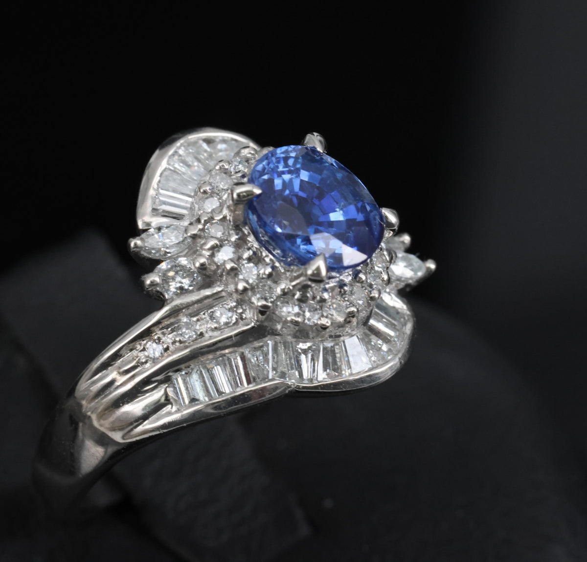1.71ct Natural Cornflower Blue Sapphire & 0.74ct Diamond Platinum Ring Size 6.25