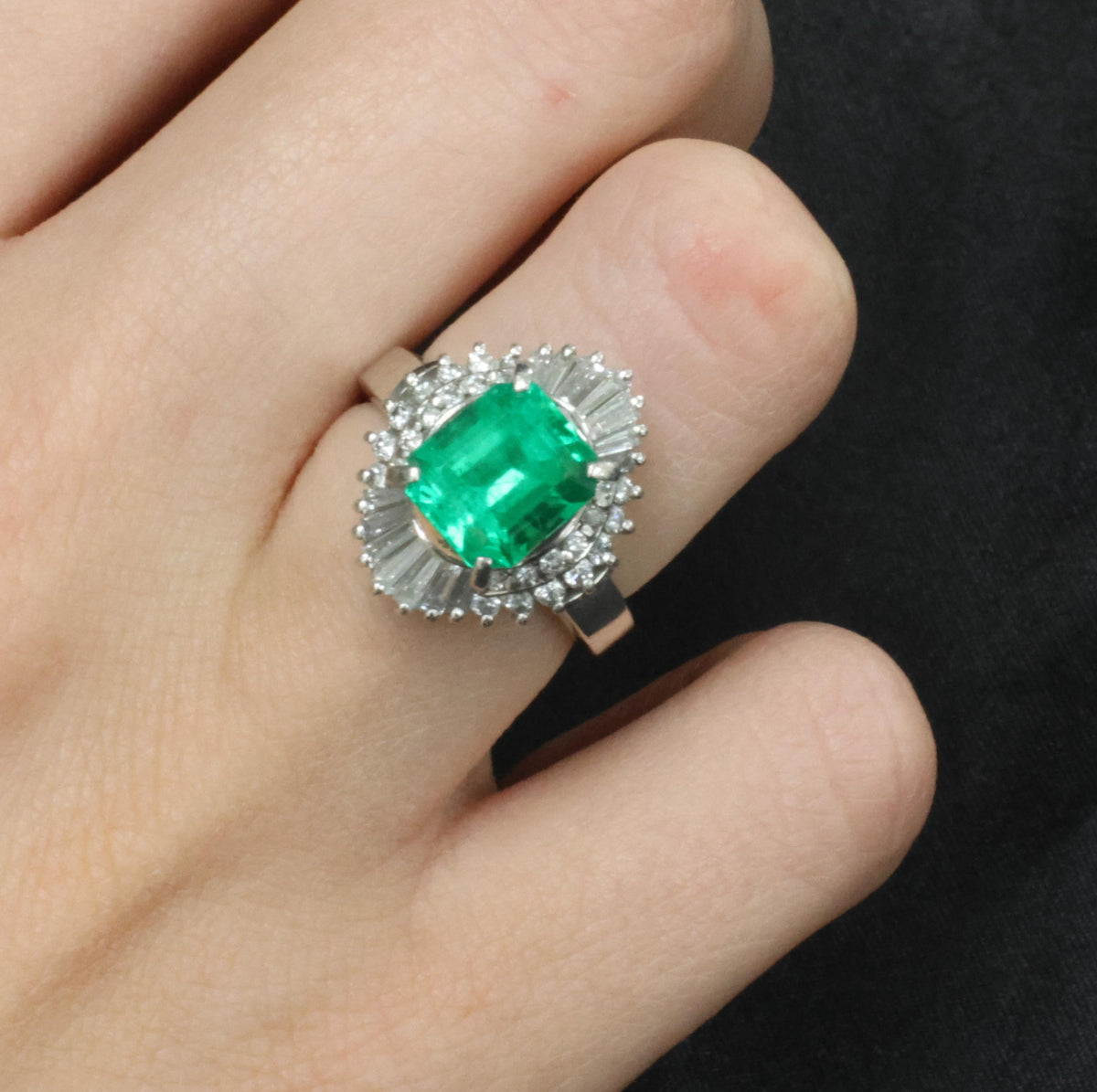 2.72ct GIA Colombia Intense Green Emerald &0.92ct Diamond Platinum Ring Size 5.5