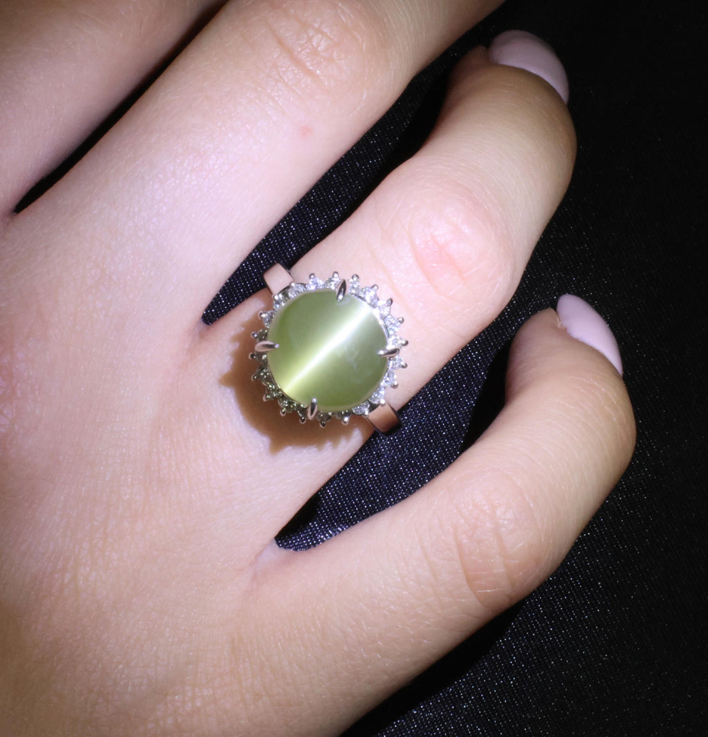 8.50ct Natural Chrysoberyl Cat's Eye & 0.43ct Diamond Platinum Ring, Size 6.25