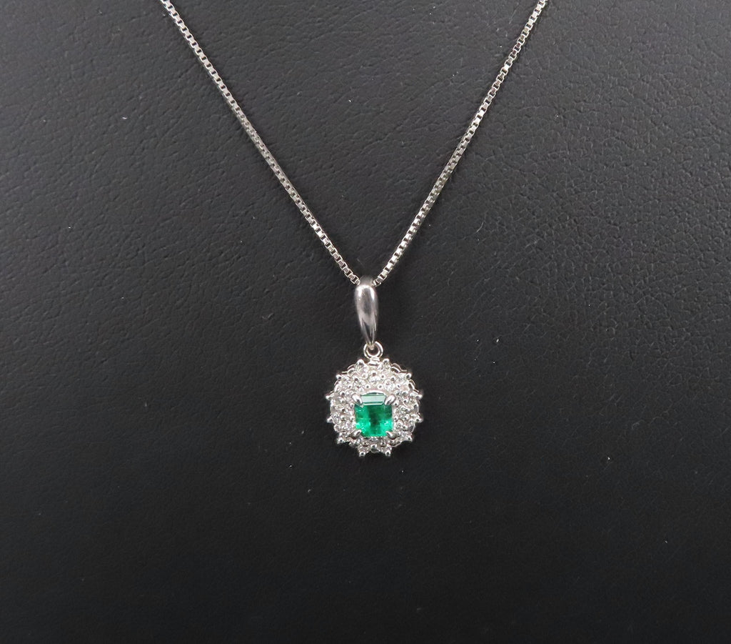 Vintage 0.24ct Intense Green Colombian Emerald 0.15ct Diamond Platinum Necklace