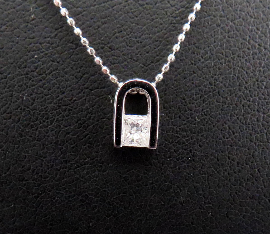 Vintage 0.19ct Princess Cut Natural Diamond Platinum Pendant Necklace