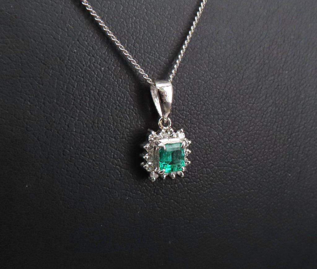 Vintage 0.30ct Colombian Emerald 0.18ct Diamond Platinum Chain Necklace