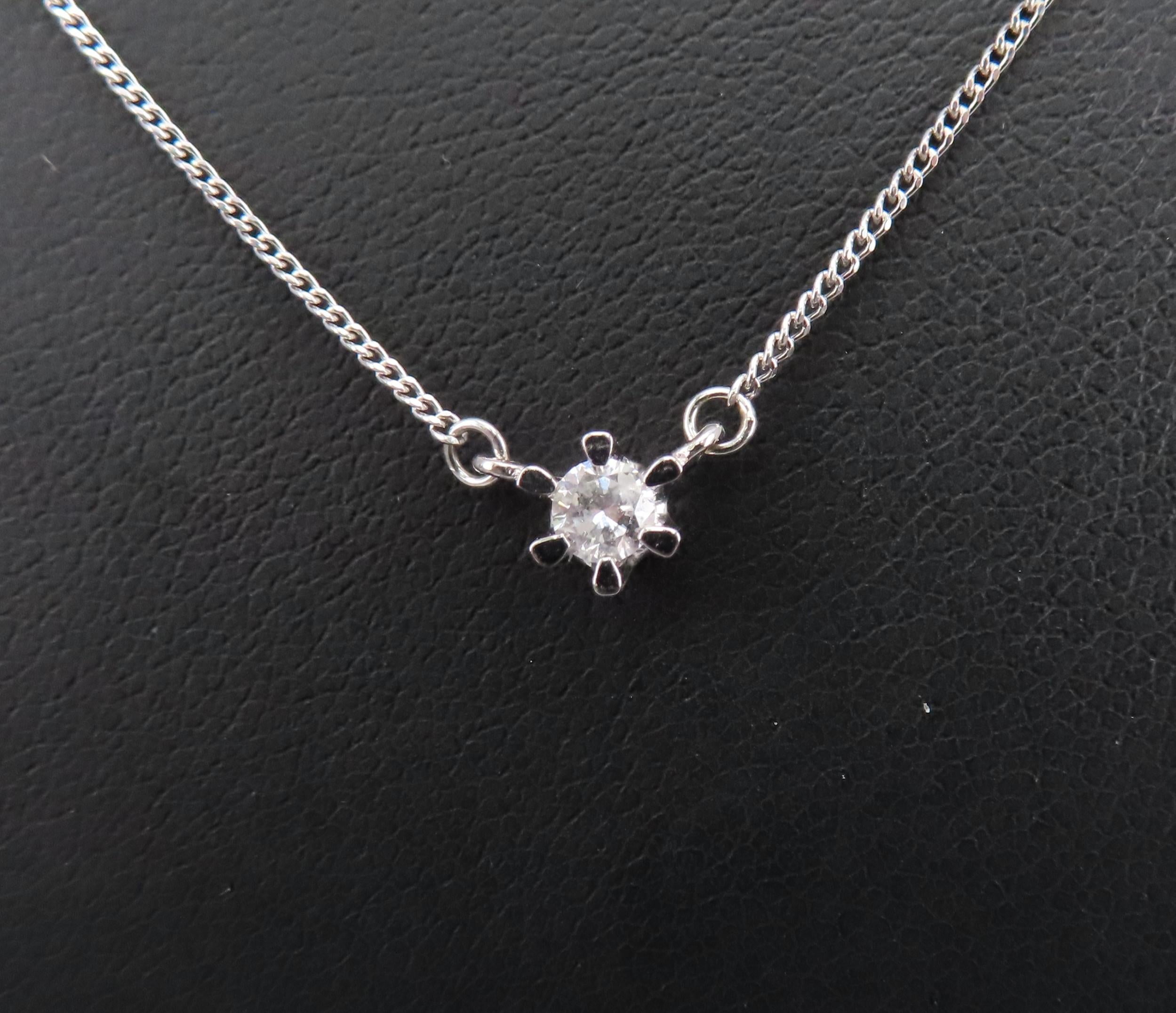 Vintage 0.14ct Natural Diamond & Platinum Flower Pendant Necklace