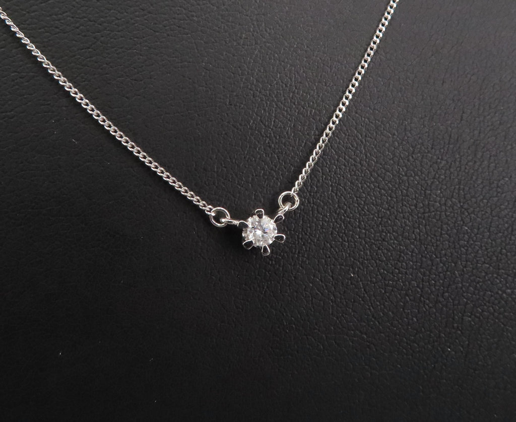 Vintage 0.14ct Natural Diamond & Platinum Flower Pendant Necklace