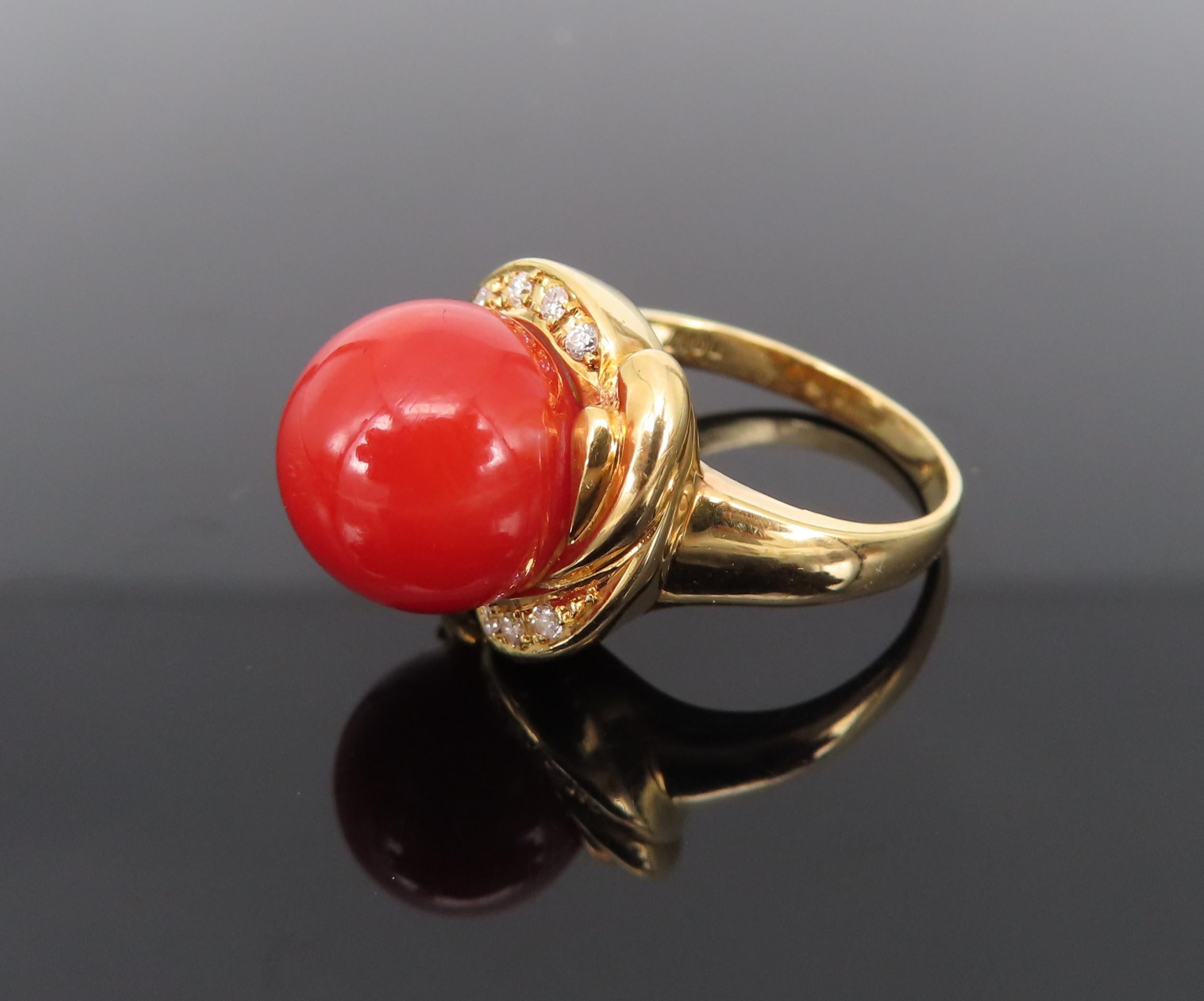 Vintage 10.7mm Natural Ox Blood Coral 0.07ct Diamond 18K Gold Ring Size 4.5