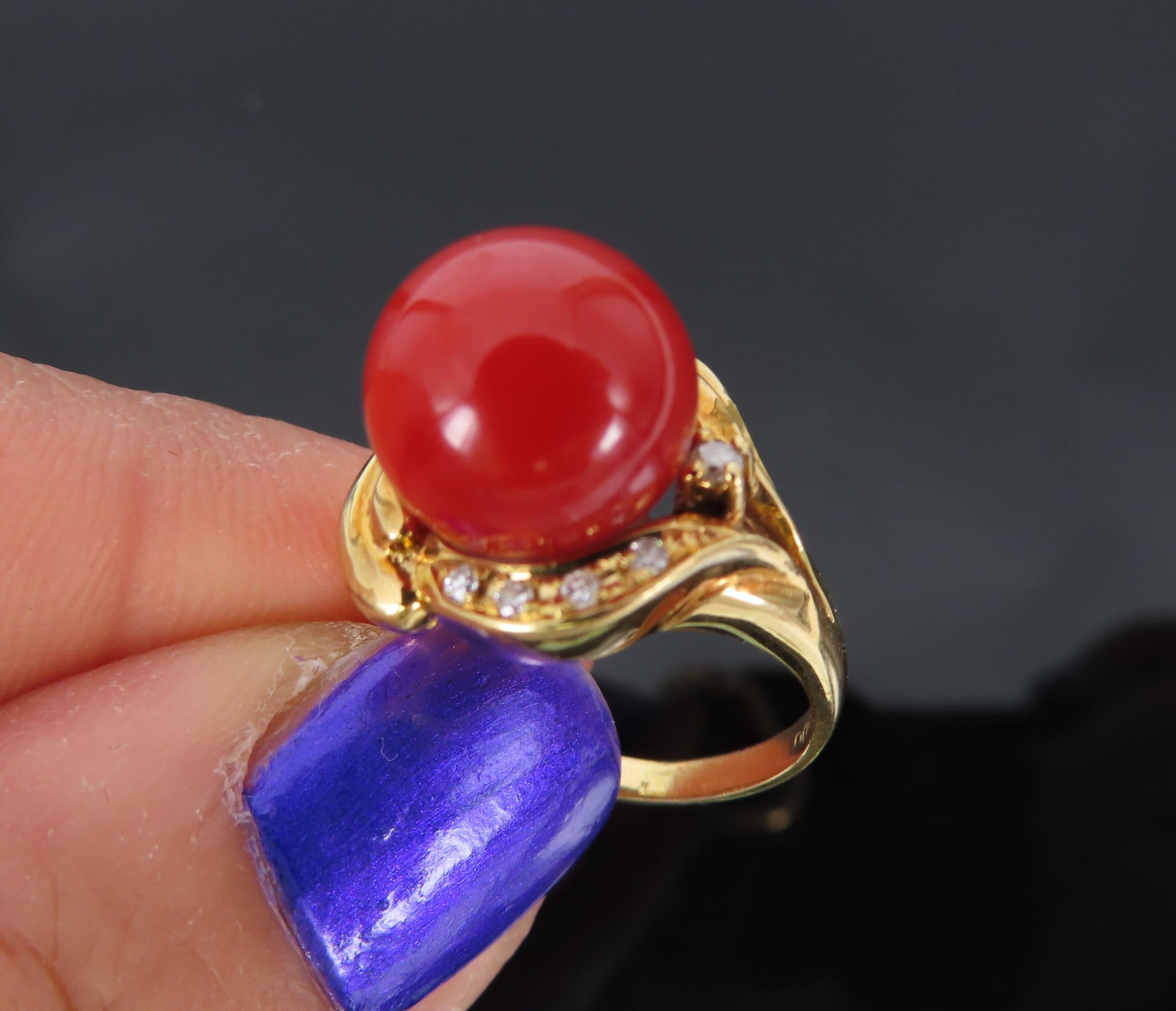 Vintage 10.7mm Natural Ox Blood Coral 0.07ct Diamond 18K Gold Ring Size 4.5