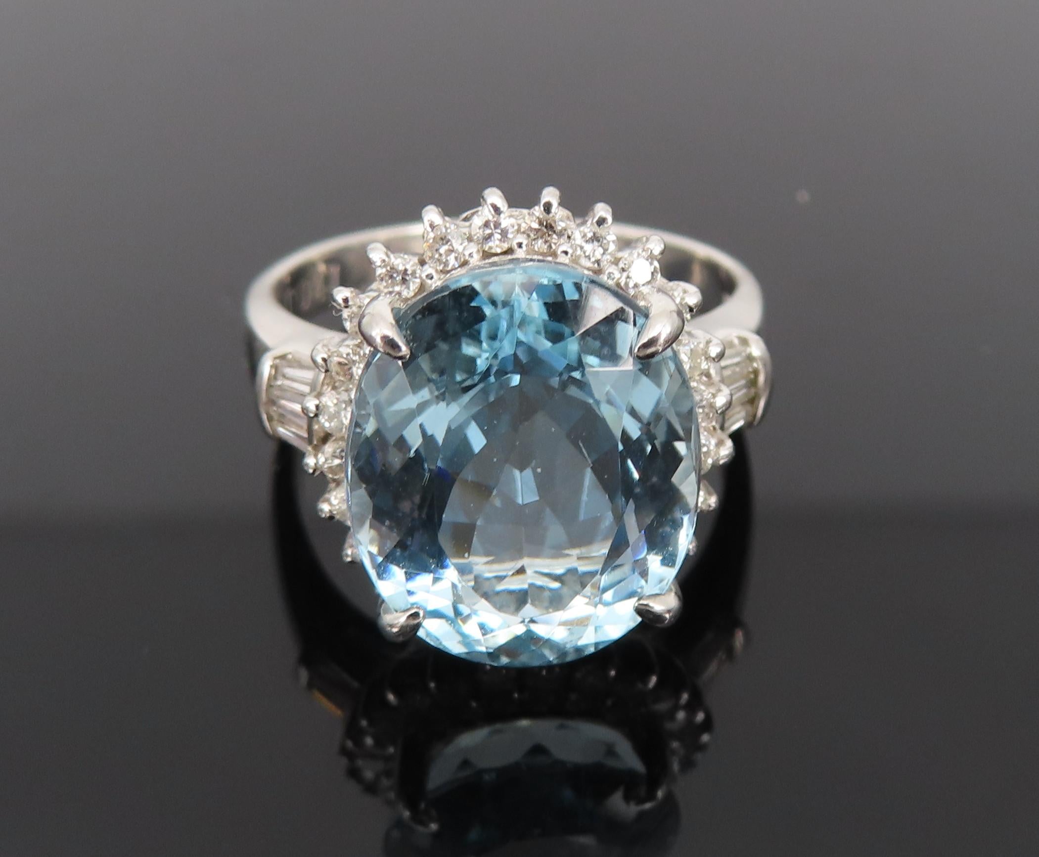 Vintage 5.80ct Natural Aquamarine & 0.41ct Diamond Platinum Ring Size 6.5