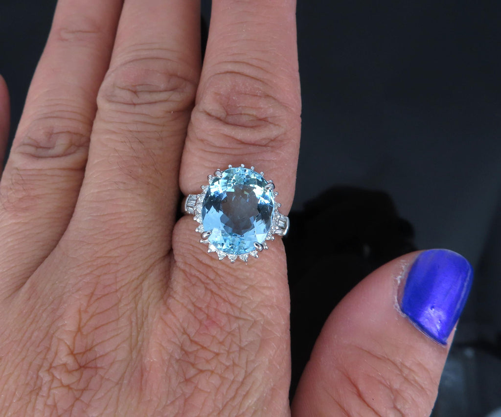 Vintage 5.80ct Natural Aquamarine & 0.41ct Diamond Platinum Ring Size 6.5