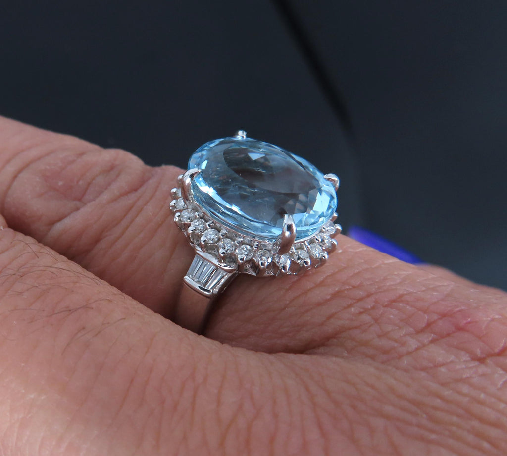 Vintage 5.80ct Natural Aquamarine & 0.41ct Diamond Platinum Ring Size 6.5