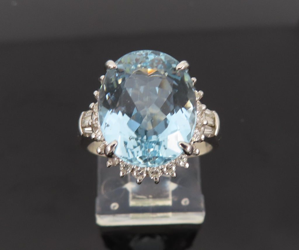 Vintage 5.80ct Natural Aquamarine & 0.41ct Diamond Platinum Ring Size 6.5