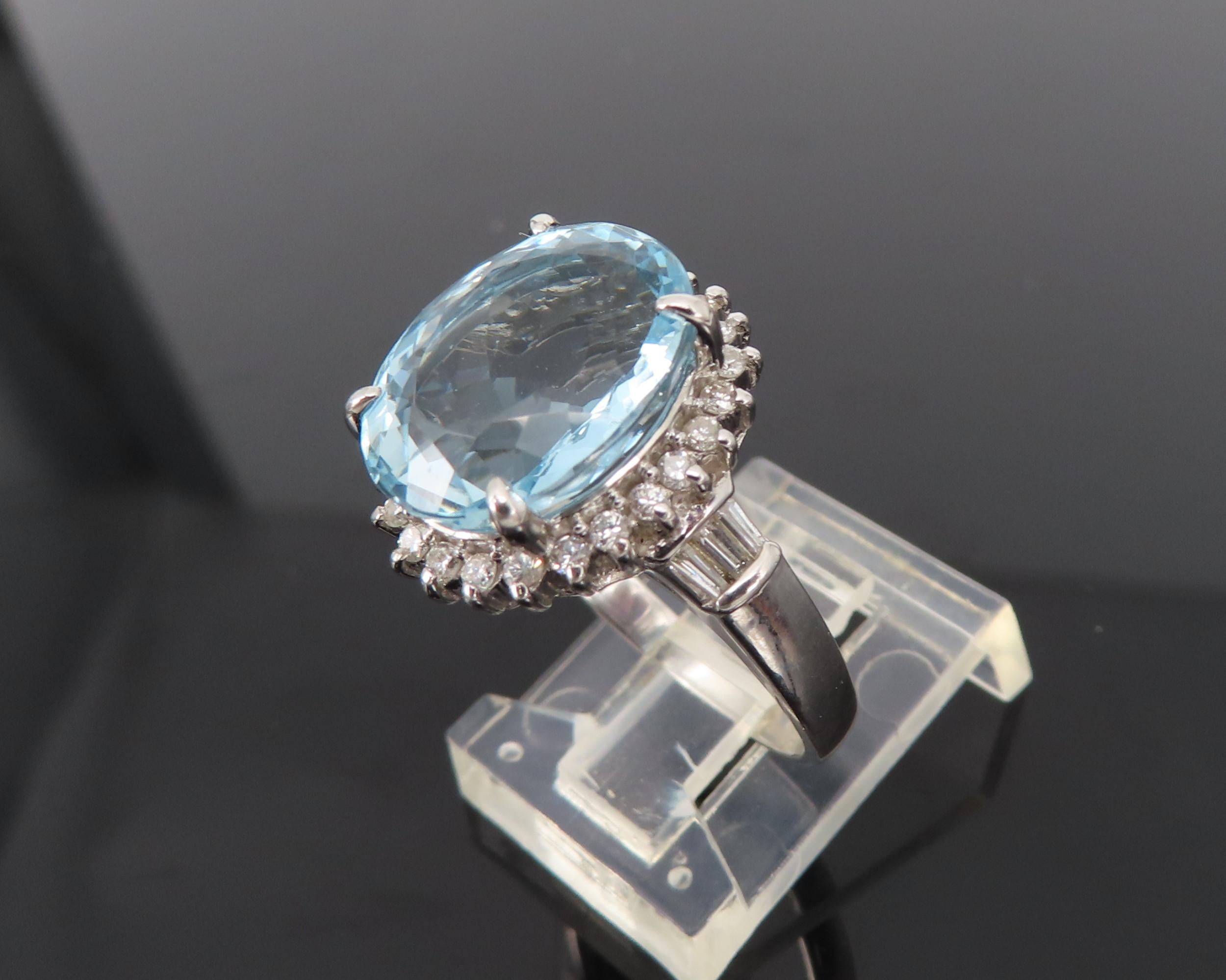 Vintage 5.80ct Natural Aquamarine & 0.41ct Diamond Platinum Ring Size 6.5