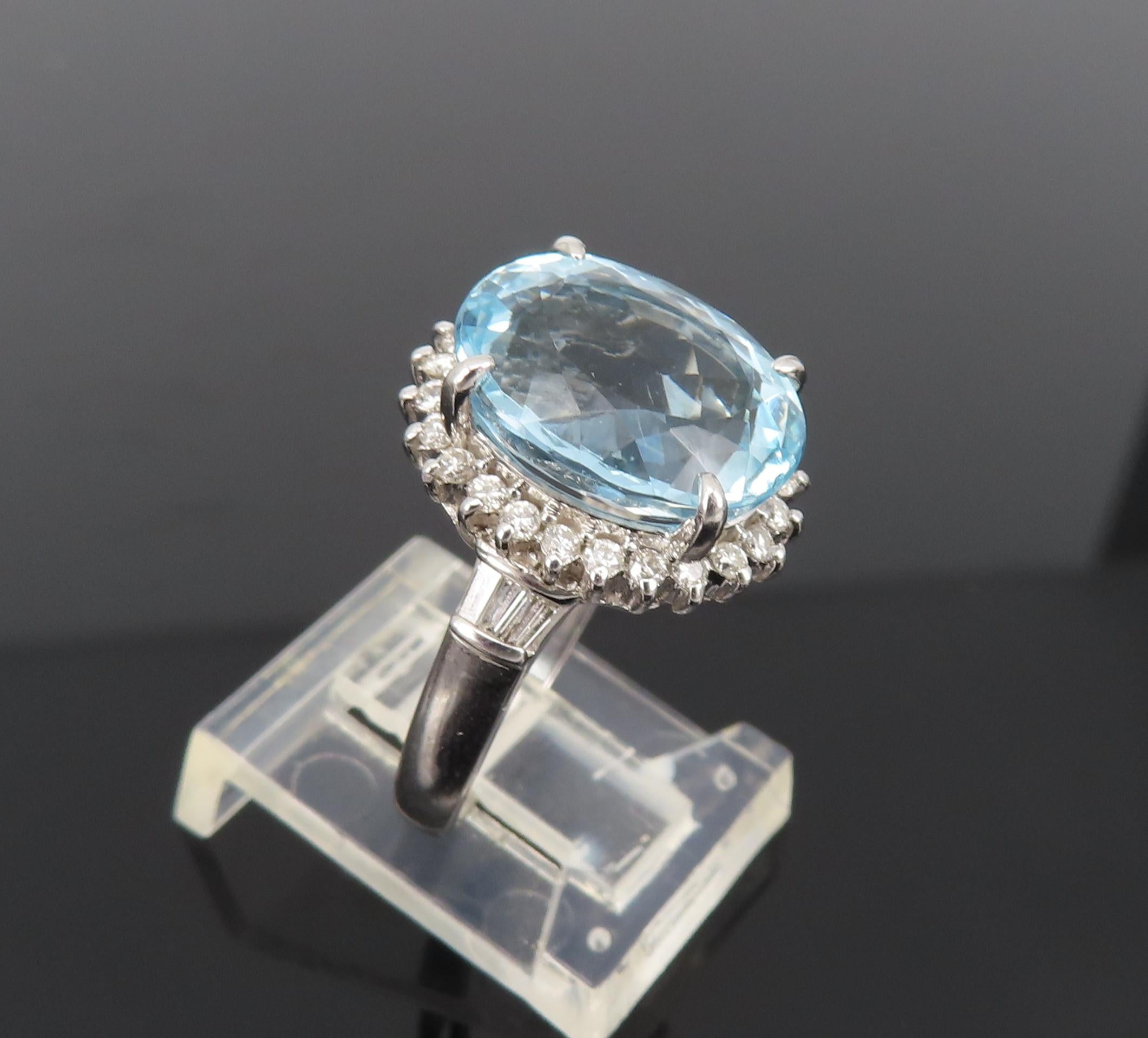 Vintage 5.80ct Natural Aquamarine & 0.41ct Diamond Platinum Ring Size 6.5