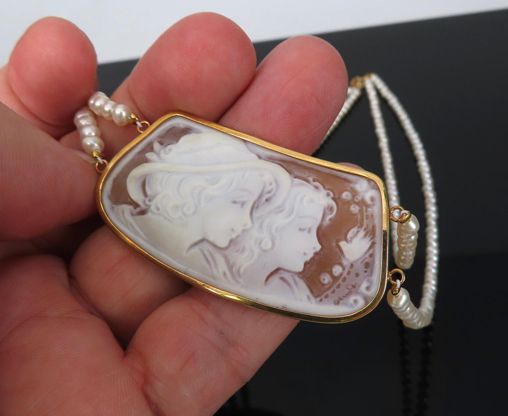Vintage 50x26mm Hand Carved Shell Cameo & Pearl 18K Yellow Gold Necklace 19.9g