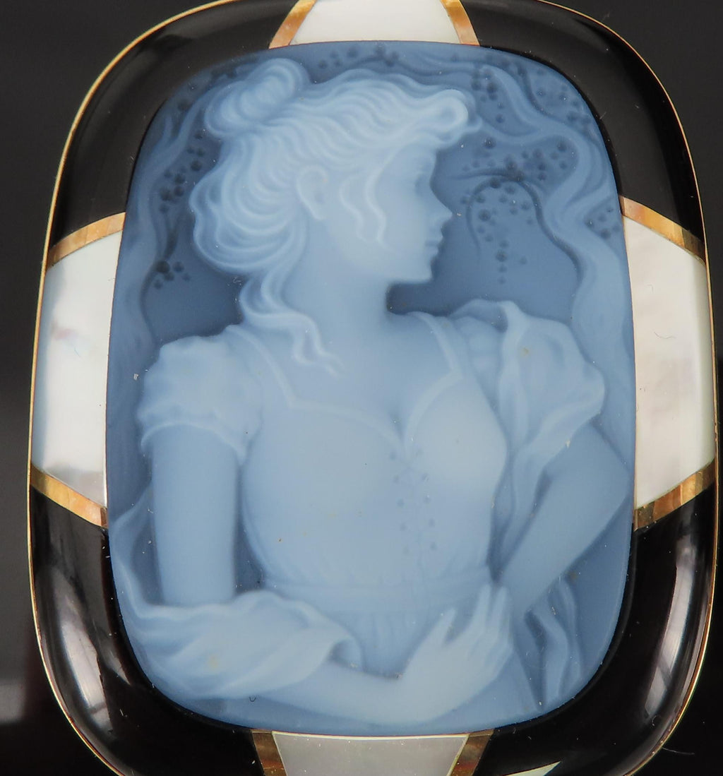 Vintage Agate Cameo Mother of Pearl & Onyx 18K Gold Pendant Brooch 24.1gr