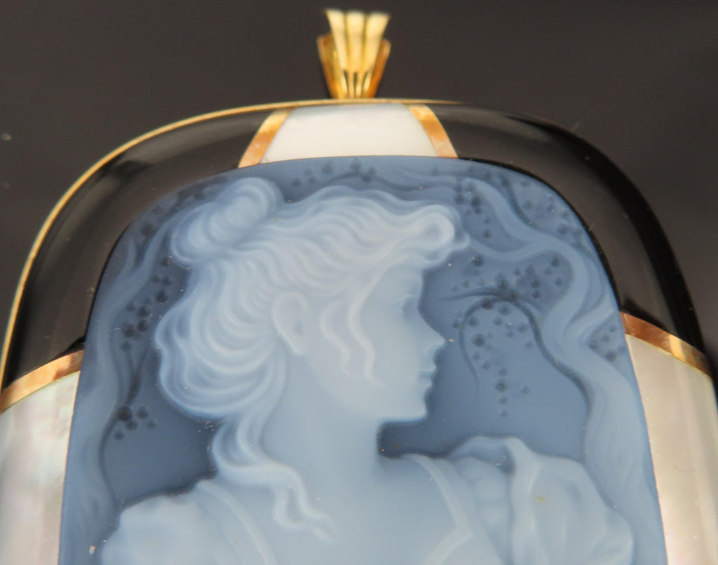 Vintage Agate Cameo Mother of Pearl & Onyx 18K Gold Pendant Brooch 24.1gr